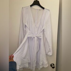 Elegant White Long Sleeve Dress